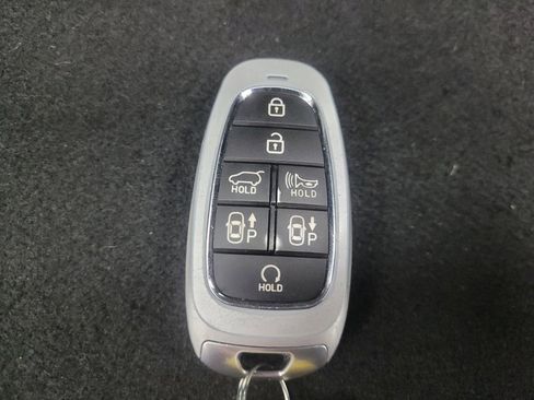 Used 2023 Hyundai Santa Fe Limited AWD/4WD image 32