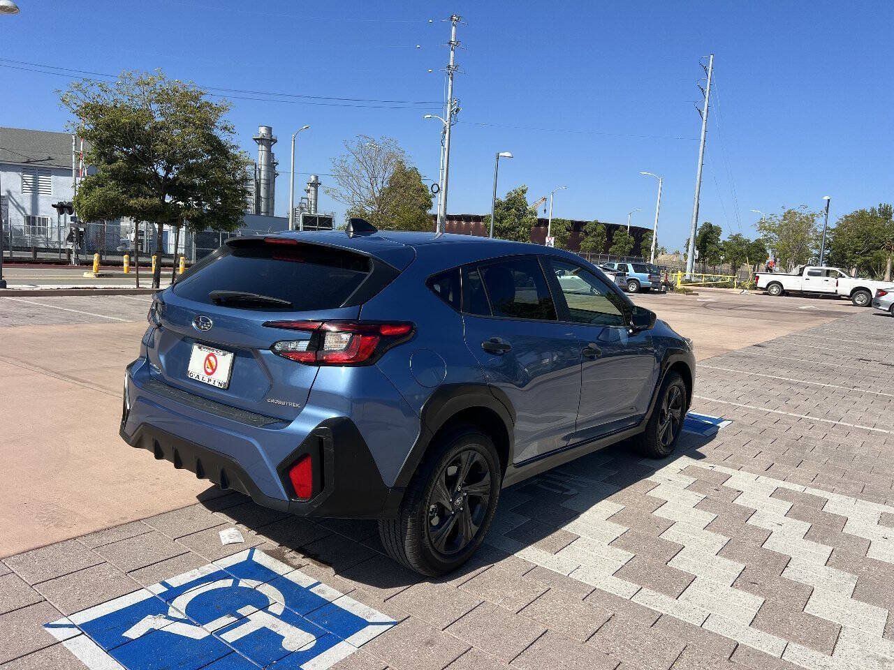 Used 2024 Subaru Crosstrek 2.0i AWD/4WD image 5