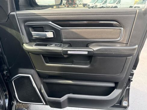 Used 2019 RAM 2500 Laramie w/ Black Appearance Package AWD/4WD image 24