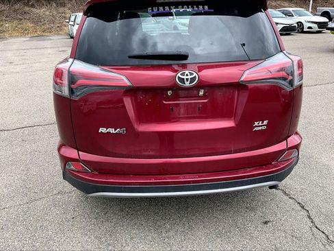 Used 2018 Toyota RAV4 XLE image 7