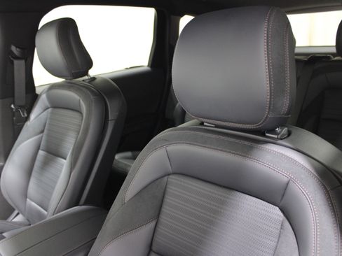 Used 2025 Lincoln Nautilus Reserve w/ Jet Appearance Package AWD/4WD image 5