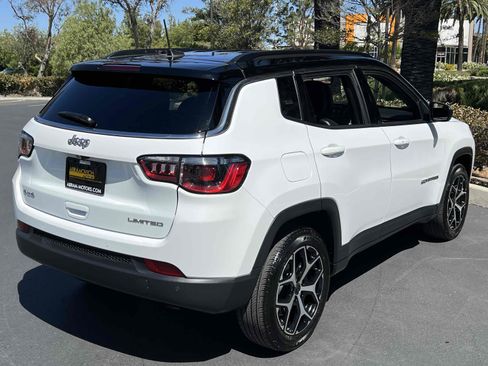Used 2025 Jeep Compass Limited AWD/4WD image 11