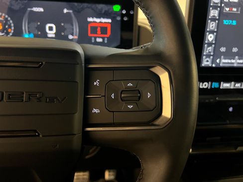 Used 2025 GMC Hummer EV 3X w/ LPO, Sport Package AWD/4WD image 14