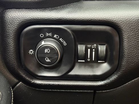 Used 2024 RAM 2500 Laramie AWD/4WD image 24