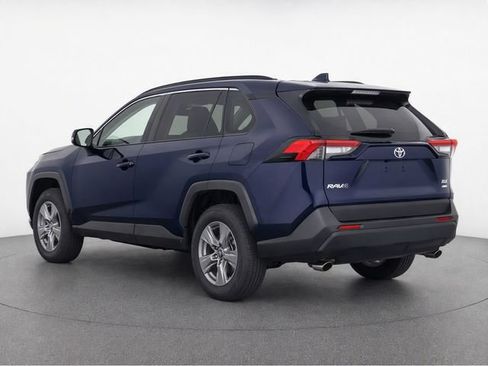 Used 2025 Toyota RAV4 XLE AWD/4WD image 3