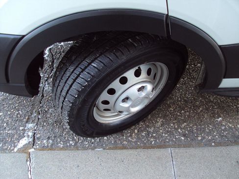 Used 2023 Ford Transit 250 Medium Roof AWD image 24