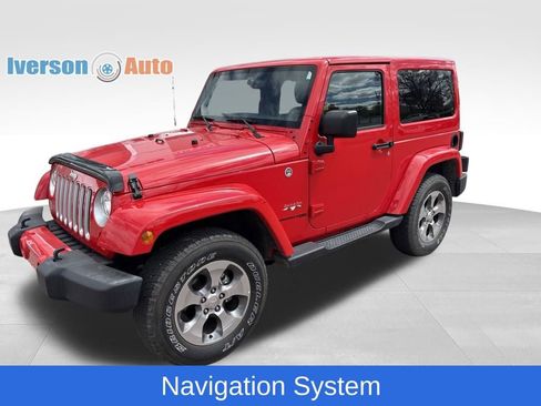 Used 2018 Jeep Wrangler Sahara w/ Connectivity Group AWD/4WD image 5