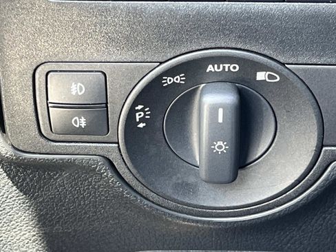Used 2023 Mercedes-Benz Metris Passenger image 22