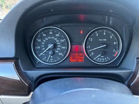 Used 2011 BMW 328i xDrive Sedan image 5