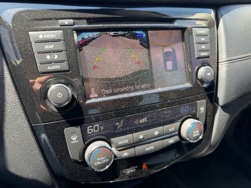 Used 2019 Nissan Rogue SL AWD/4WD image 11