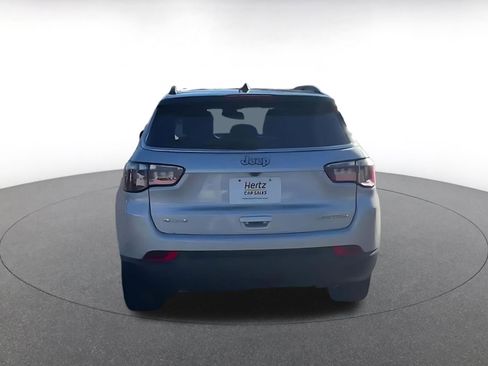 Used 2025 Jeep Compass Limited image 12