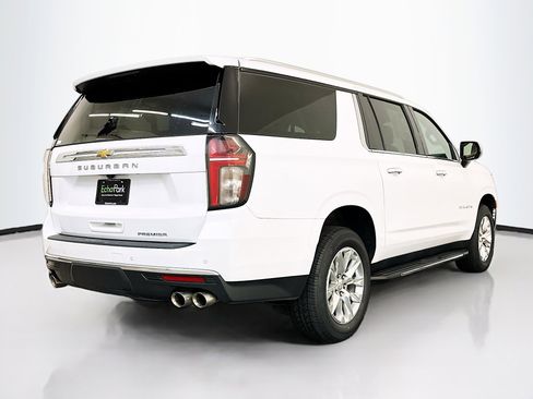 Used 2023 Chevrolet Suburban Premier image 9