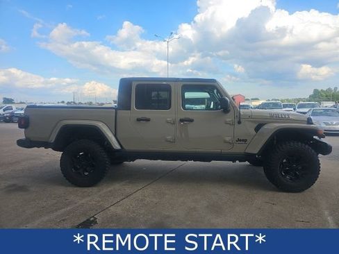 Used 2022 Jeep Gladiator Sport AWD/4WD image 6