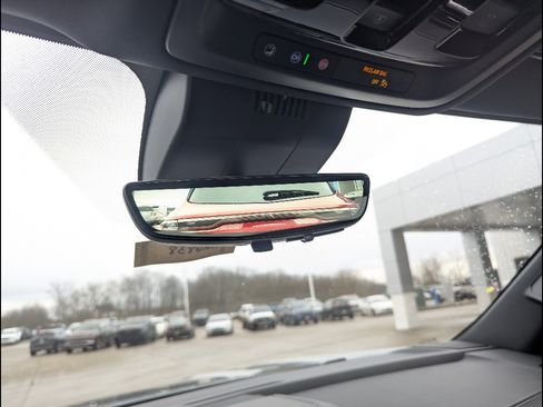 New 2026 GMC Yukon XL Denali w/ Denali Reserve Package image 32