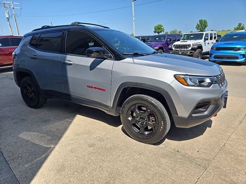 Used 2023 Jeep Compass Trailhawk AWD/4WD image 14