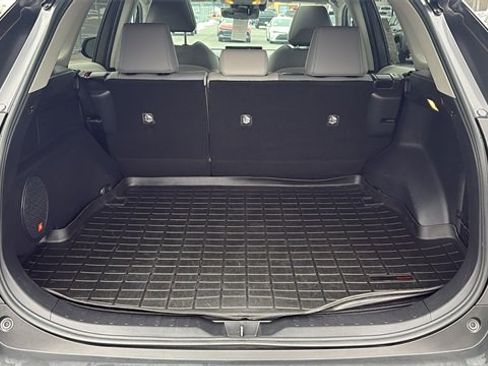 Used 2020 Toyota RAV4 Limited image 27
