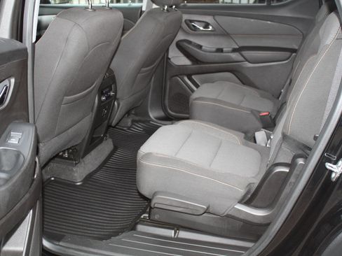 Used 2018 Chevrolet Traverse LT image 7