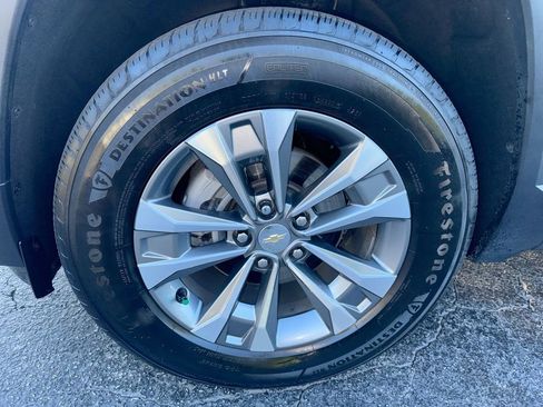 Used 2026 Chevrolet Equinox LT FWD image 12