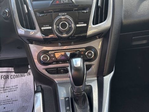 Used 2012 Ford Focus Titanium FWD image 22