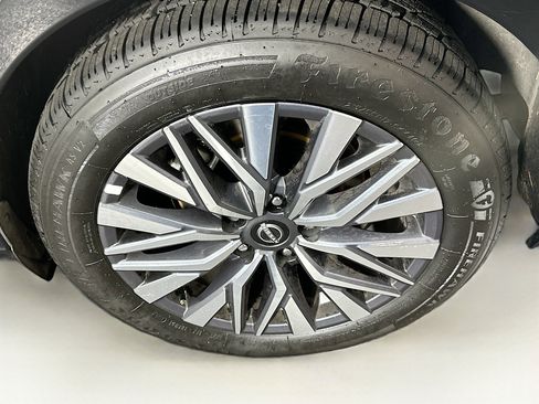 Used 2025 Nissan Altima 2.5 SV image 11