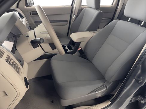 Used 2009 Ford Escape XLS image 5