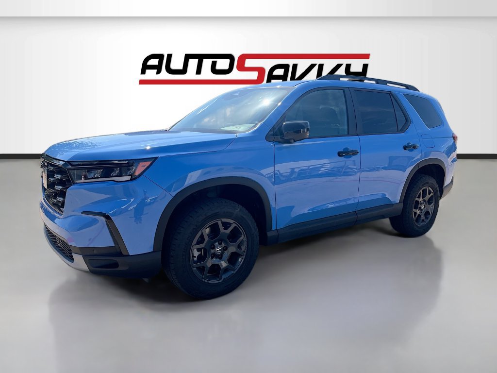 Used 2025 Honda Pilot TrailSport image 3