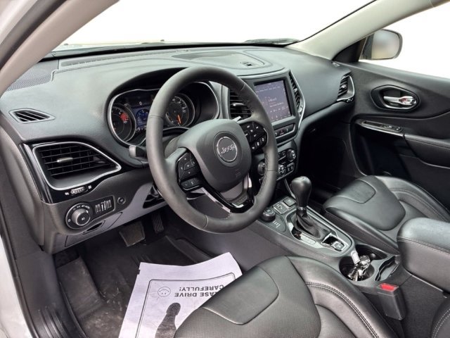 Used 2023 Jeep Cherokee Altitude Lux w/ Mopar Interior Package AWD/4WD image 23