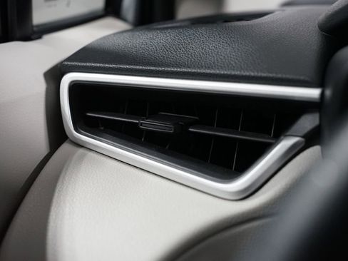 Used 2025 Toyota Corolla Cross L FWD image 22