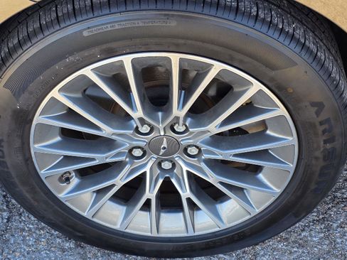 Used 2023 Genesis G80 2.5T image 41