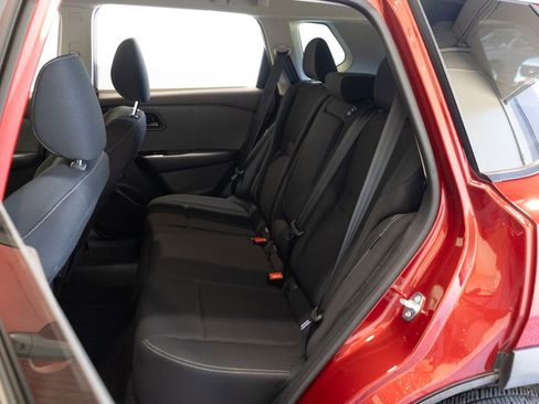 Used 2023 Nissan Rogue S image 19