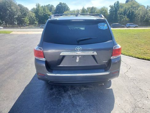 Used 2011 Toyota Highlander SE w/ Tow Pkg AWD/4WD image 6