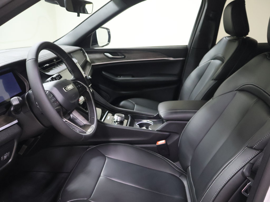 New 2027 Jeep Grand Cherokee Limited AWD/4WD image 8