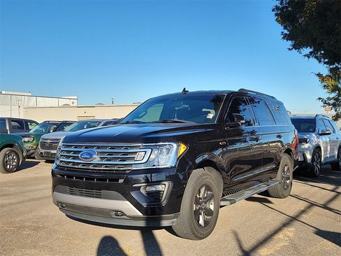 Used 2020 Ford Expedition XLT w/ Equipment Group 202A image 2