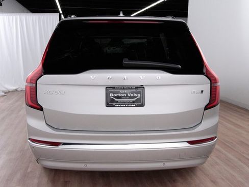 Certified 2025 Volvo XC90 B6 Plus image 4