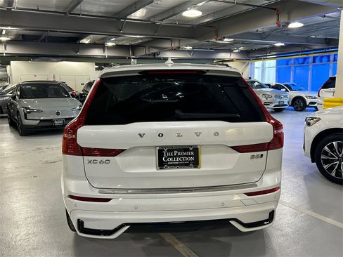 Certified 2023 Volvo XC60 B5 Ultimate w/ Climate Package image 3