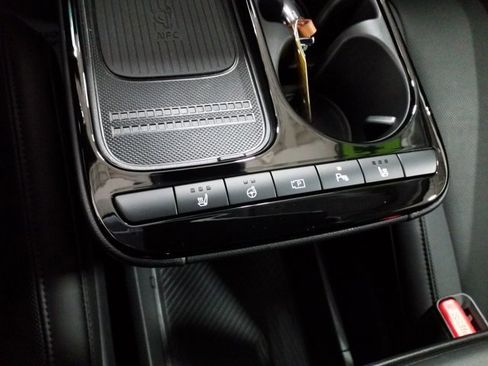 Certified 2025 Hyundai Ioniq 5 SEL image 9