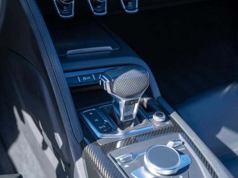 Used 2021 Audi R8 V10 w/ Premium Package image 16