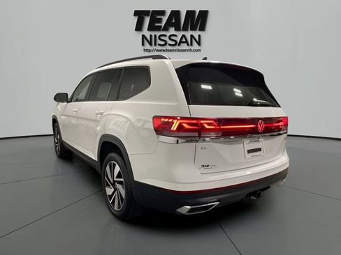 Used 2025 Volkswagen Atlas SE AWD/4WD image 4