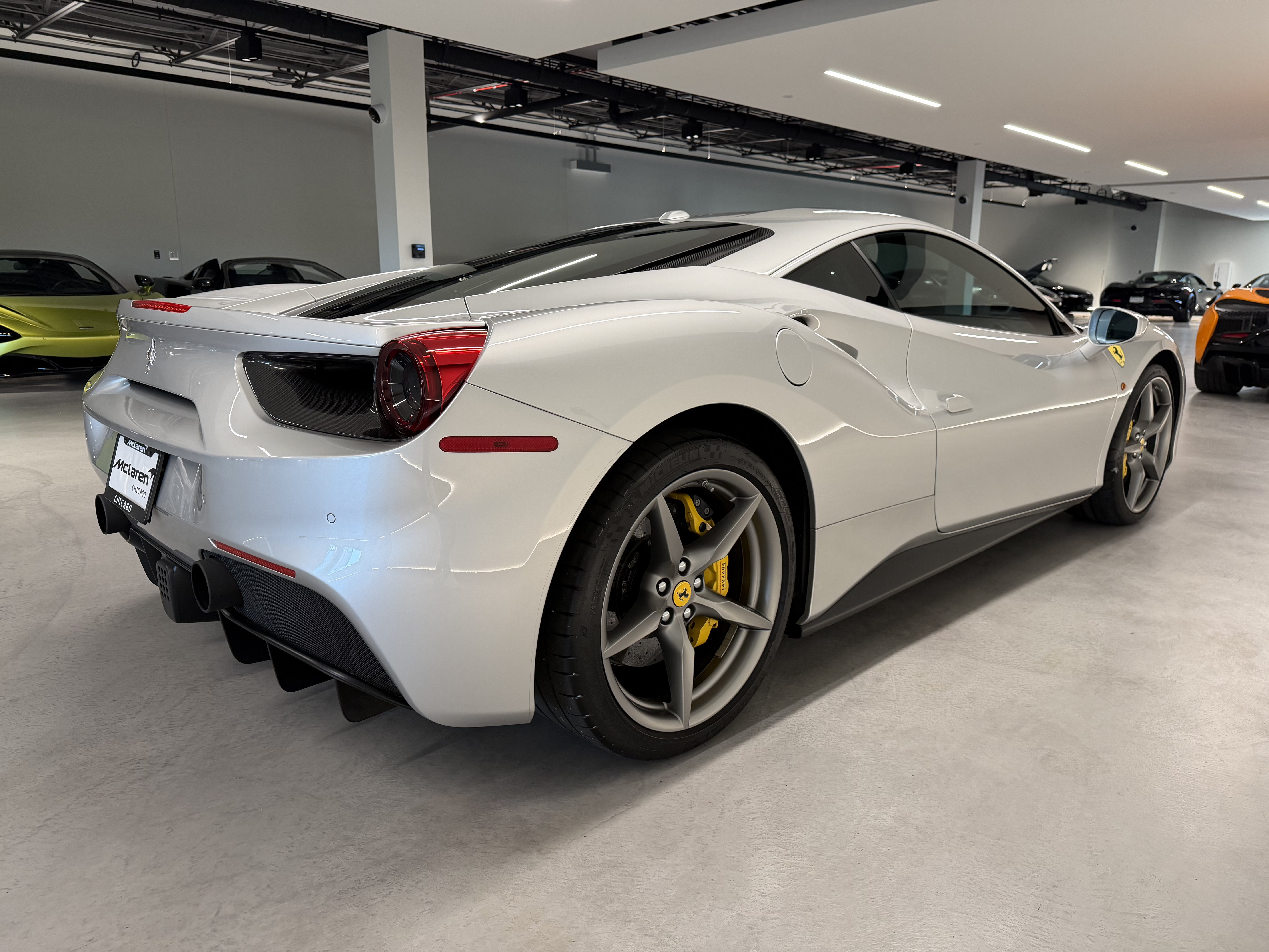 Used 2016 Ferrari 488 GTB RWD image 5