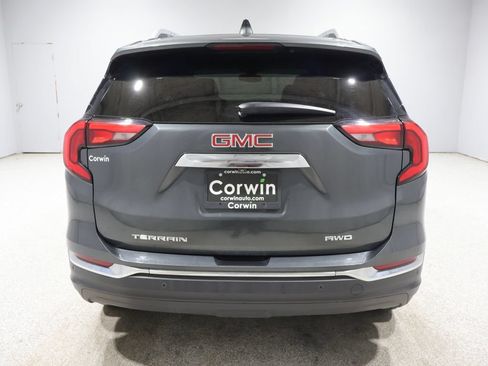 Used 2021 GMC Terrain SLT w/ Infotainment Package II AWD/4WD image 3