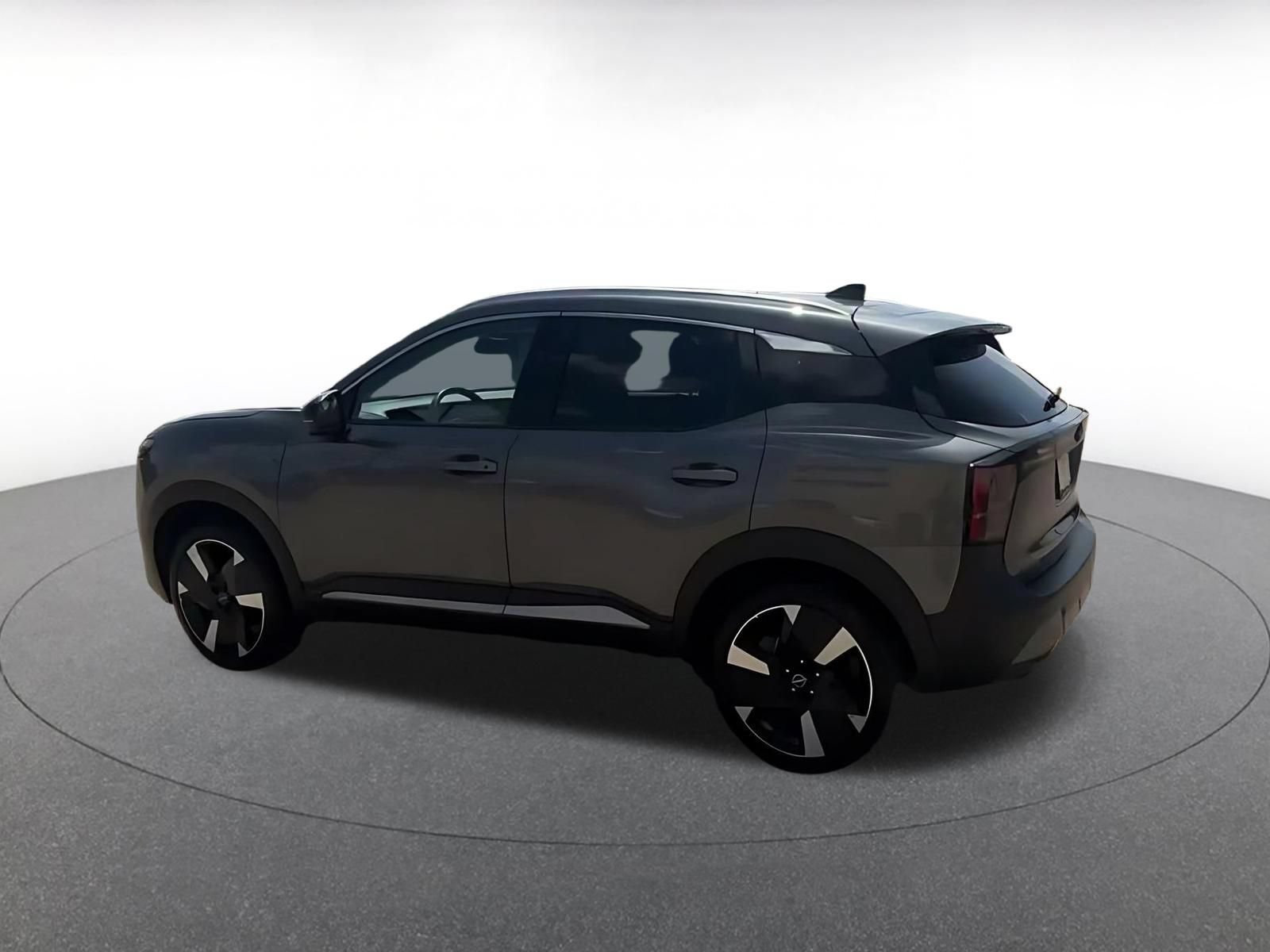 Used 2026 Nissan Kicks SR AWD/4WD image 9