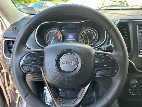 Used 2022 Jeep Cherokee Trailhawk w/ Trailer Tow Group AWD/4WD image 28