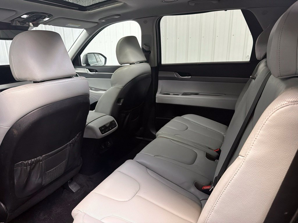 Used 2022 Hyundai Palisade SEL w/ 8P Bench Seat Package AWD/4WD image 30