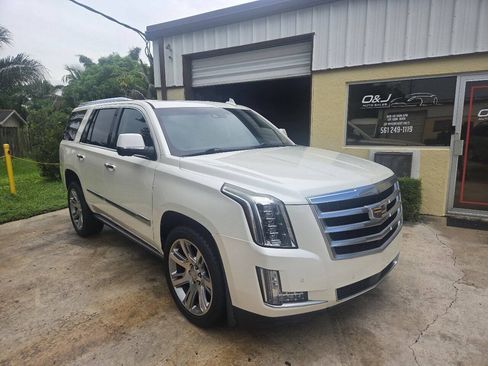 Used 2015 Cadillac Escalade Premium RWD image 1