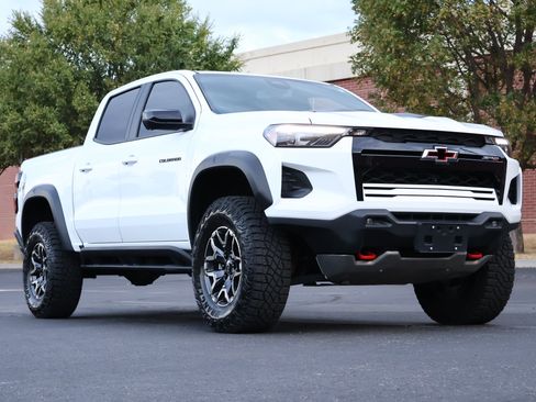 Used 2026 Chevrolet Colorado ZR2 w/ Technology Package AWD/4WD image 1