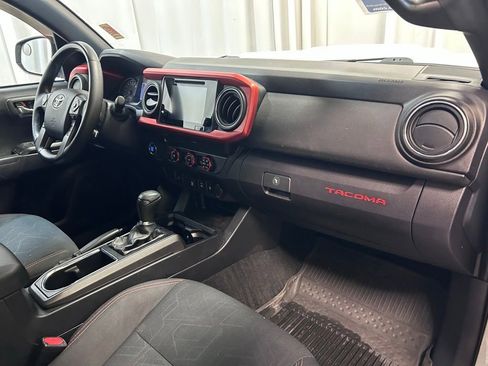 Used 2019 Toyota Tacoma TRD Sport RWD image 22