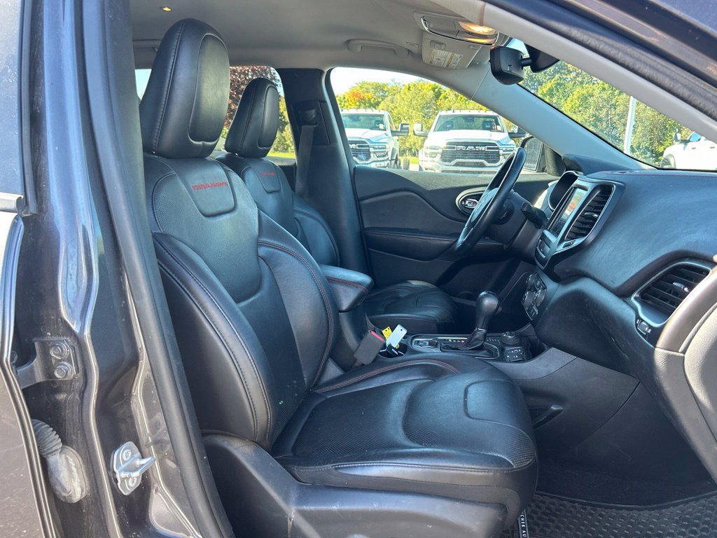 Certified 2019 Jeep Cherokee Trailhawk AWD/4WD image 10