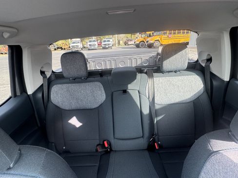 New 2025 Ford Maverick XLT w/ XLT Luxury Package image 8