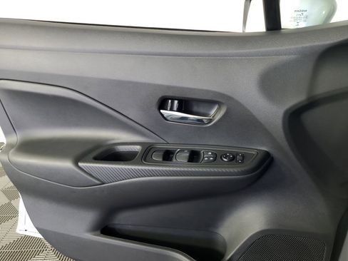 New 2025 Nissan Versa SV w/ Trunk Package image 27