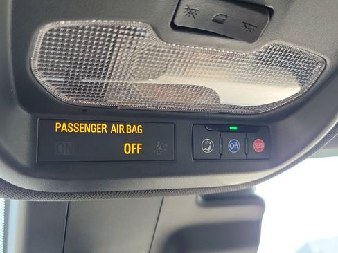 Used 2024 Chevrolet Trax RS w/ Sunroof Package image 15